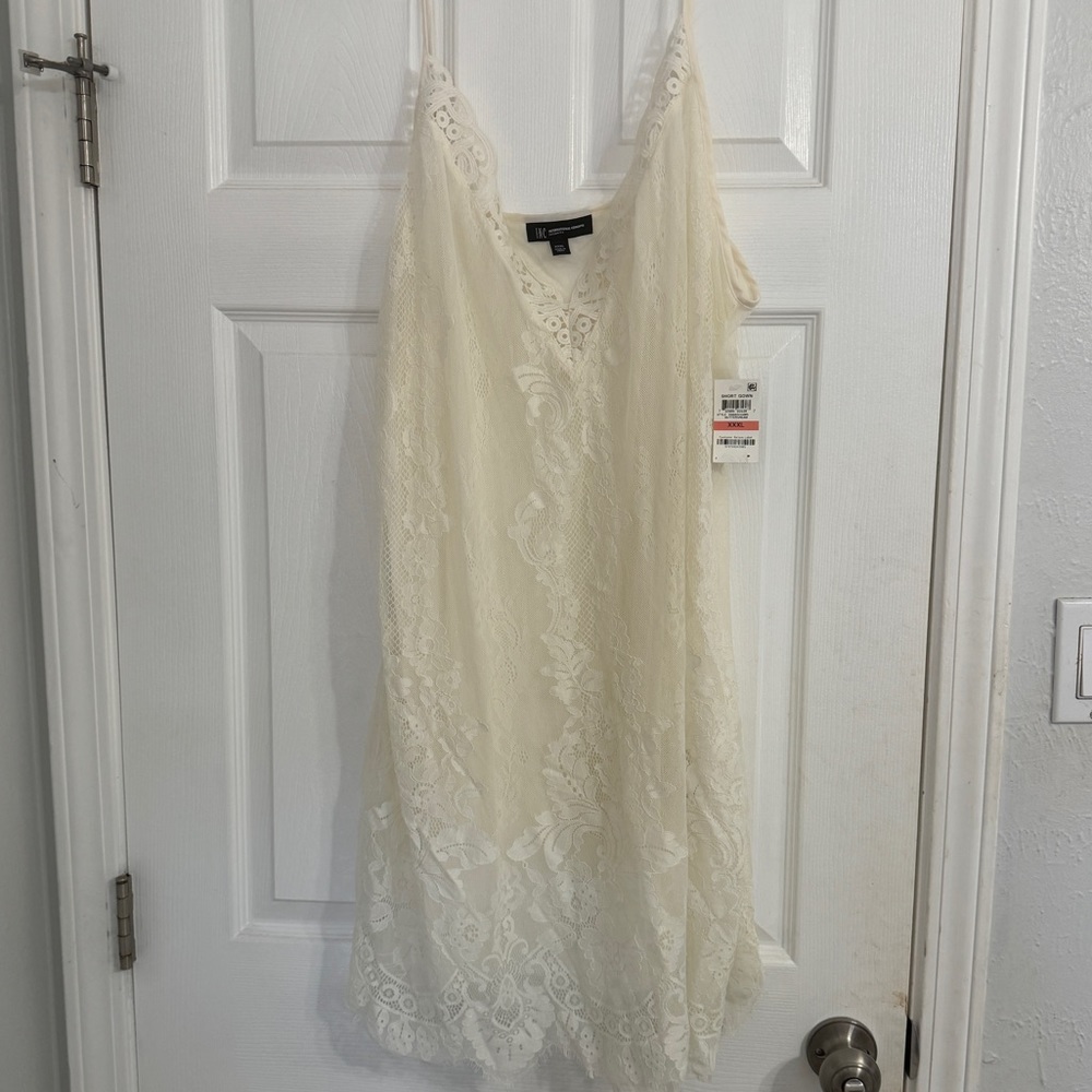 NEW WITH TAGS White Lace Slip